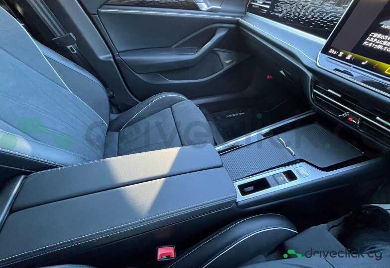 Volkswagen Passat Красный