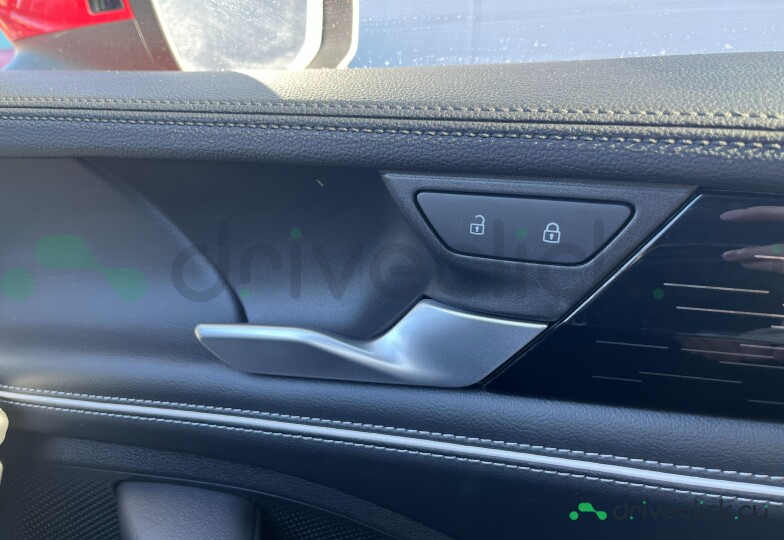 Volkswagen Passat Красный