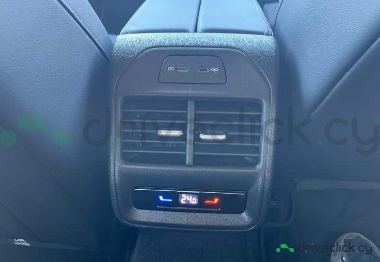 Volkswagen Passat Красный