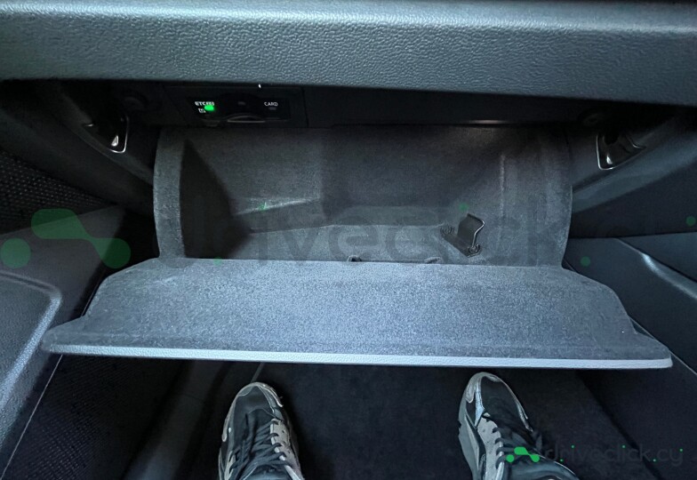 Volkswagen Passat Красный