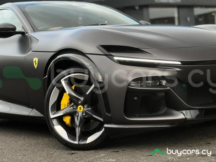 Ferrari Purosangue Серый