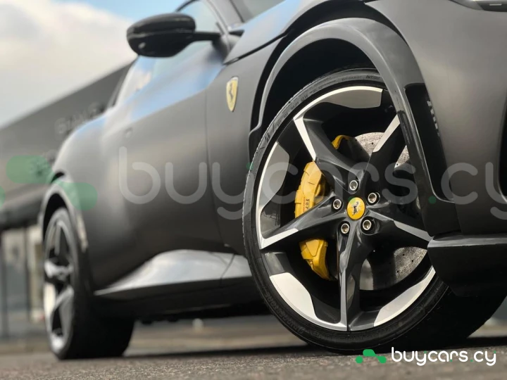 Ferrari Purosangue Серый