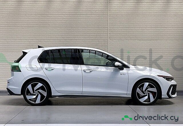 Volkswagen Golf White