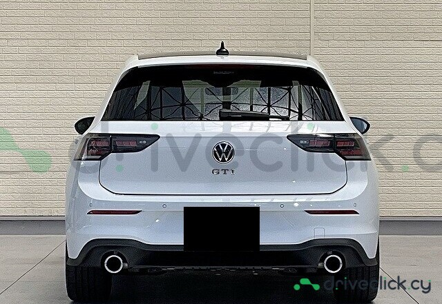 Volkswagen Golf White
