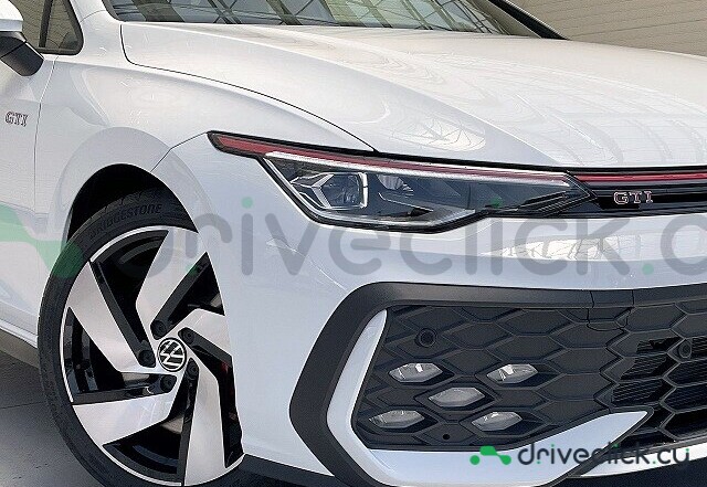 Volkswagen Golf White