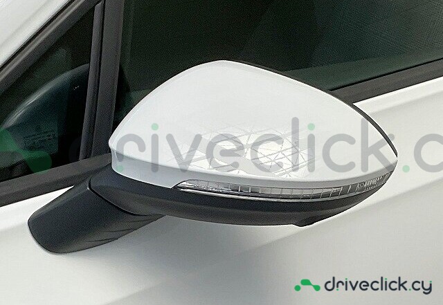 Volkswagen Golf White
