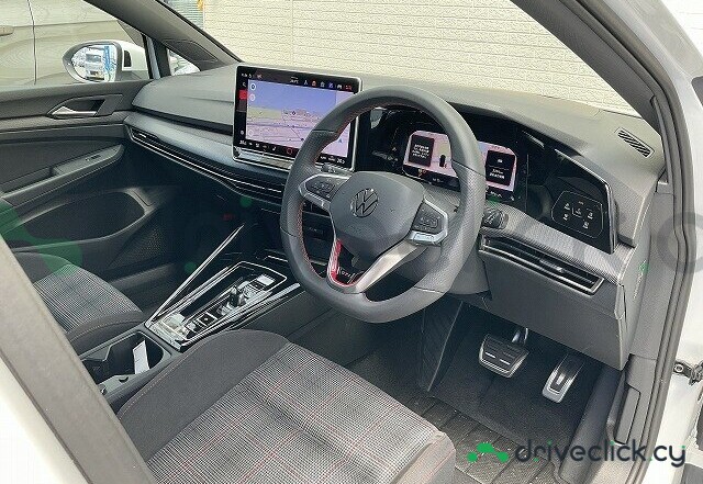 Volkswagen Golf White