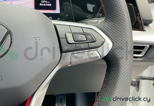 Volkswagen Golf White