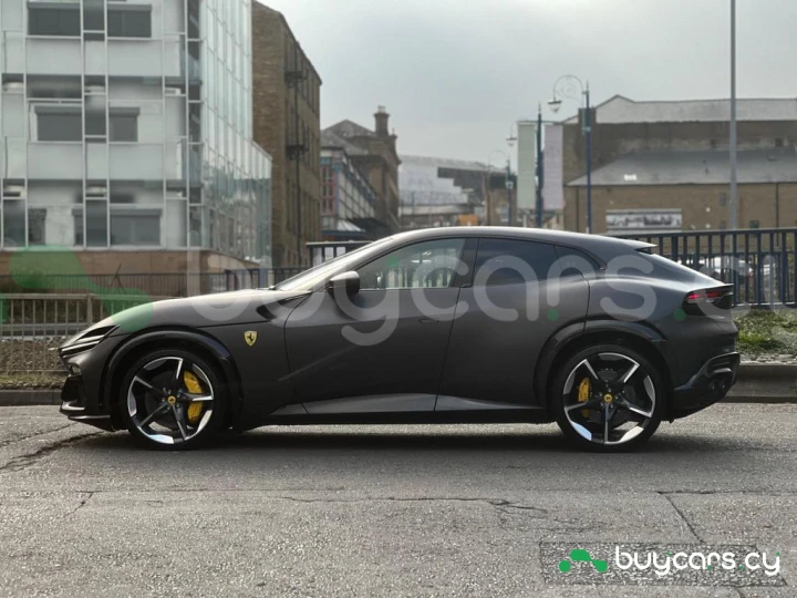 Ferrari Purosangue Серый