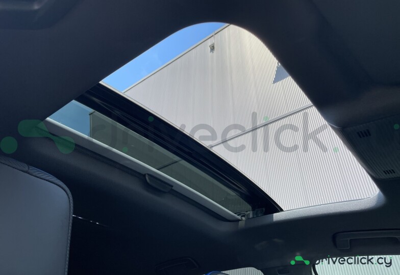 Volkswagen Golf White