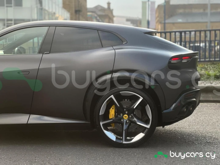 Ferrari Purosangue Серый