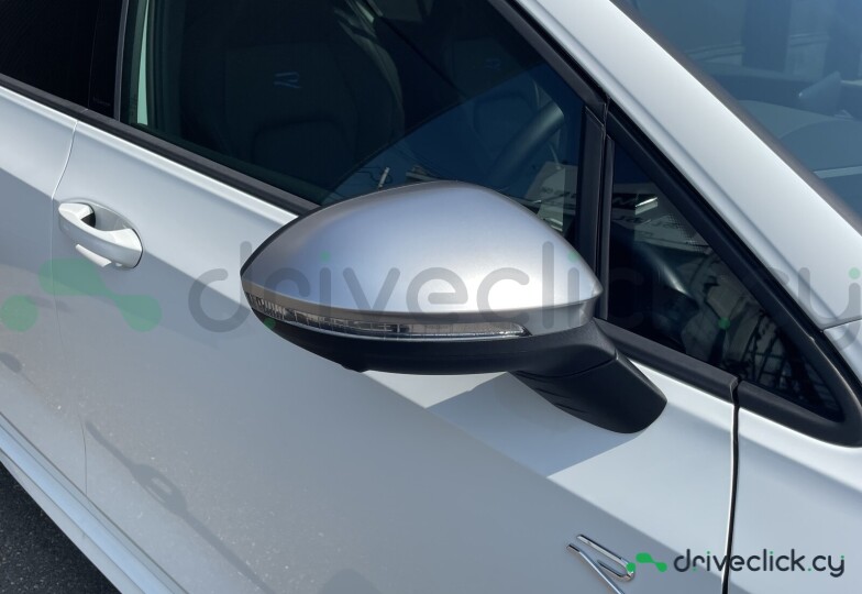Volkswagen Golf White