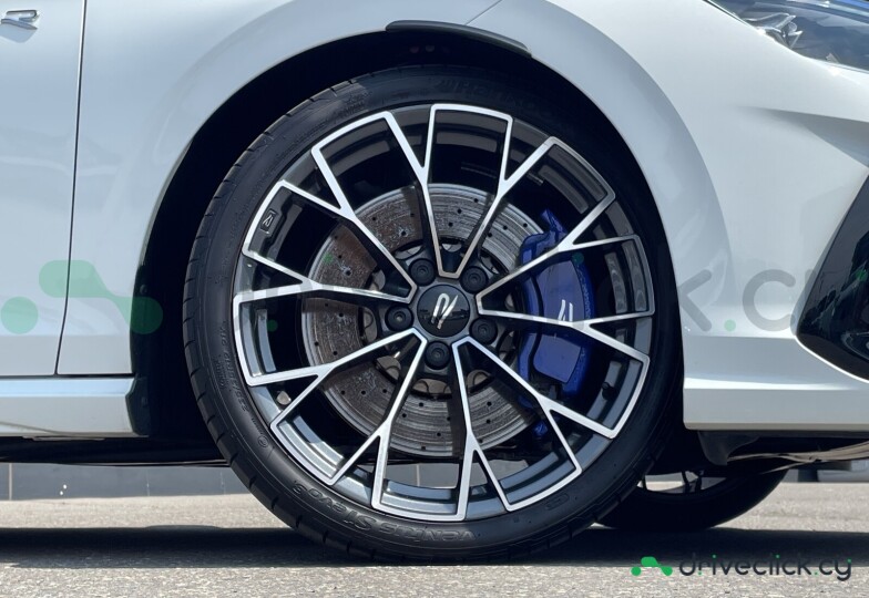 Volkswagen Golf White
