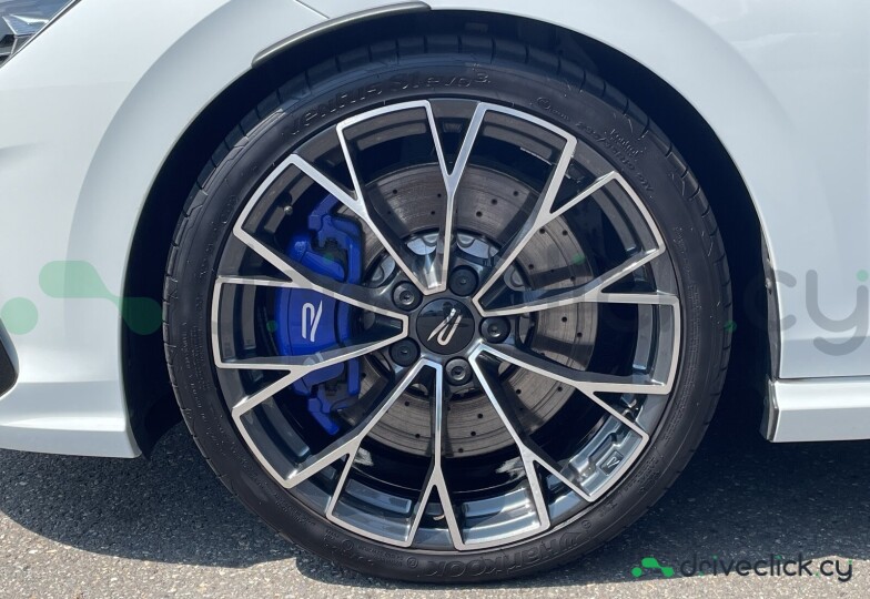Volkswagen Golf White