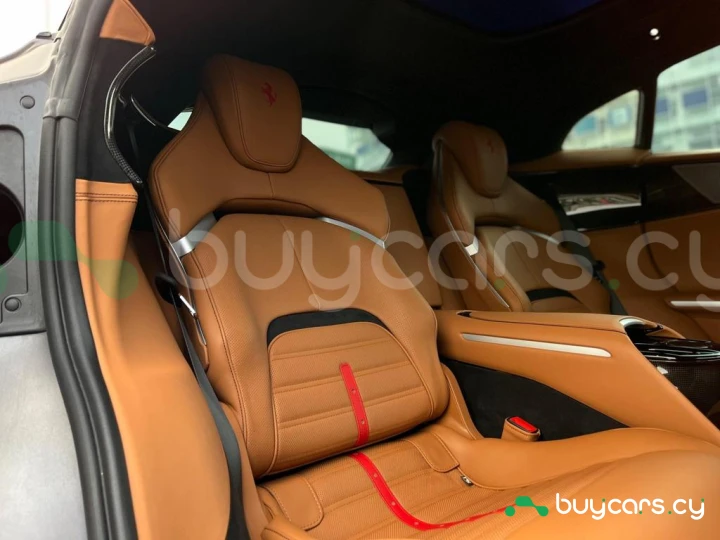 Ferrari Purosangue Серый