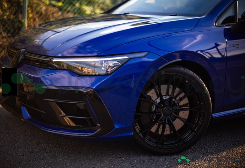 Volkswagen Golf Blue