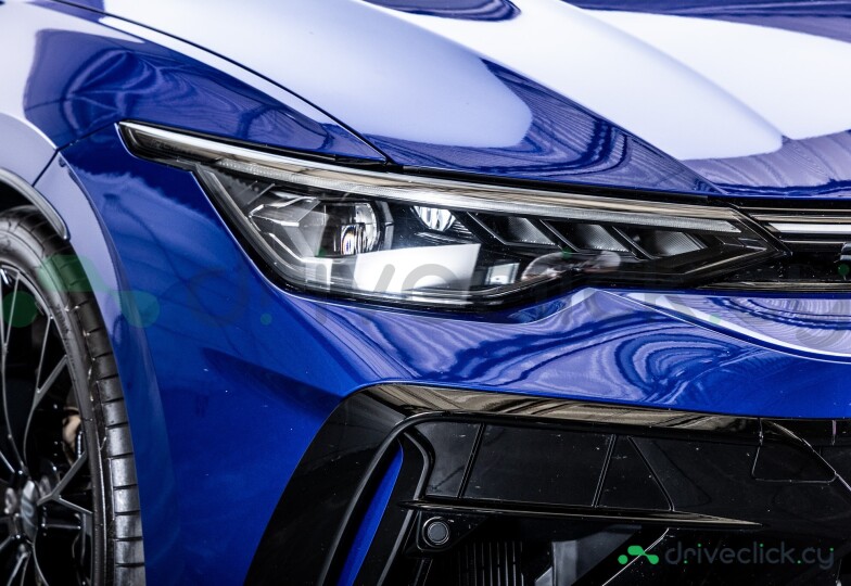 Volkswagen Golf Blue