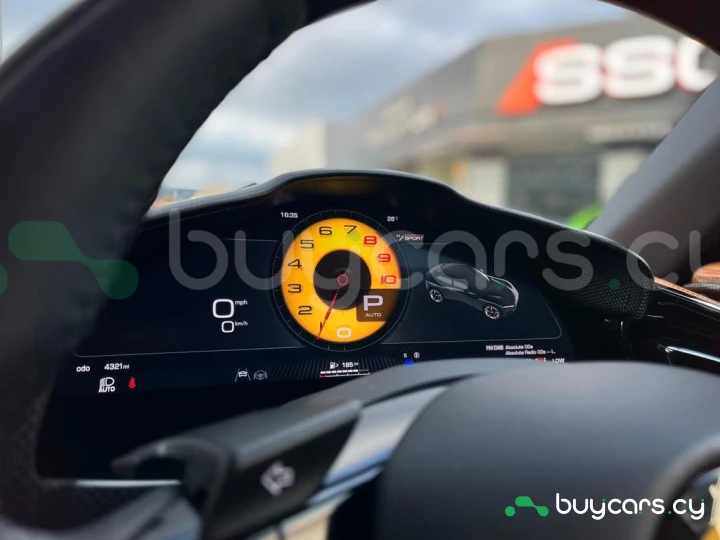 Ferrari Purosangue Серый