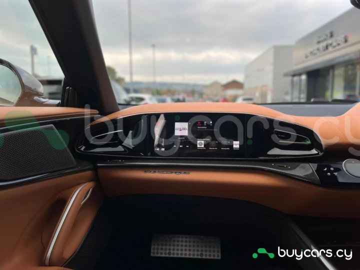 Ferrari Purosangue Серый