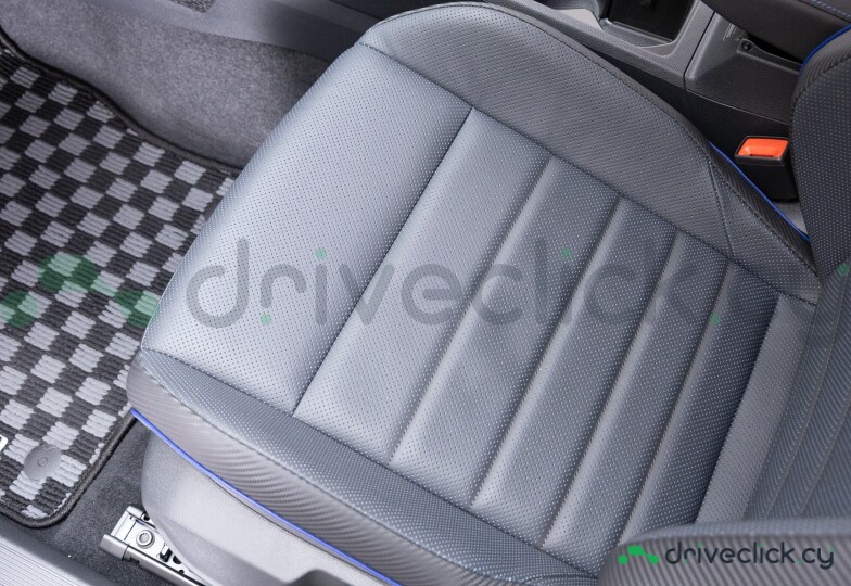Volkswagen Golf Blue