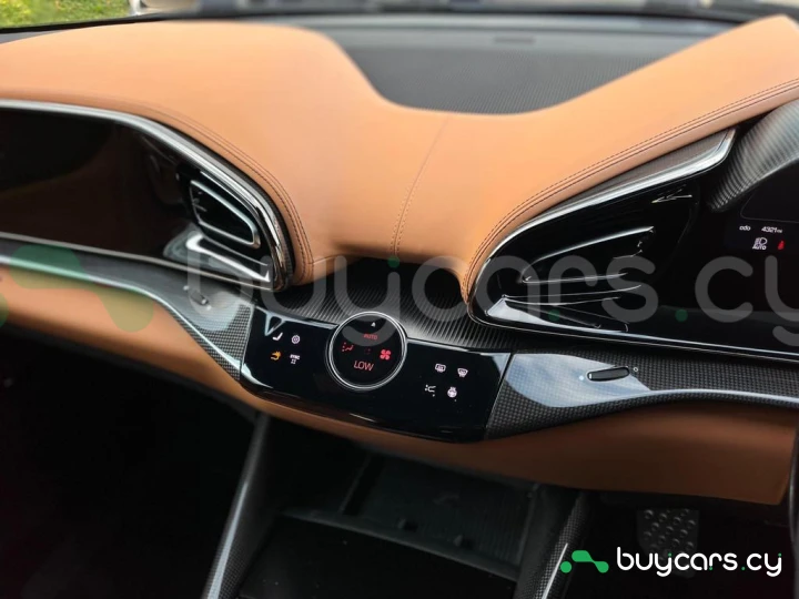 Ferrari Purosangue Серый