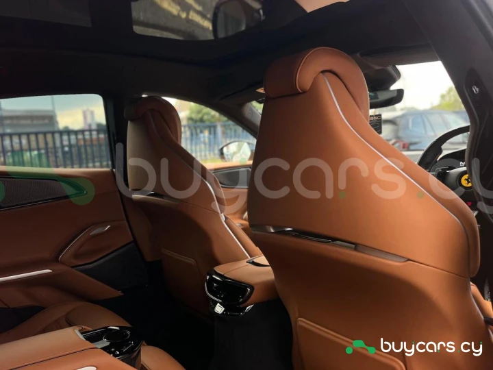 Ferrari Purosangue Серый