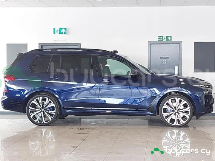 BMW X7 Синий
