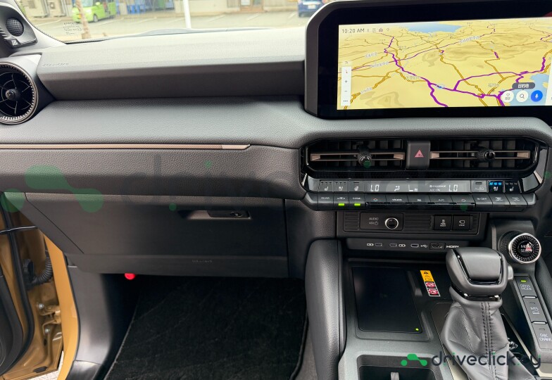 Toyota Land Cruiser 250 Бежевый