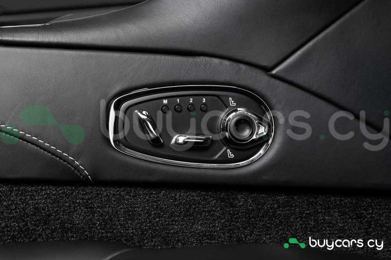 Aston Martin DBS Black