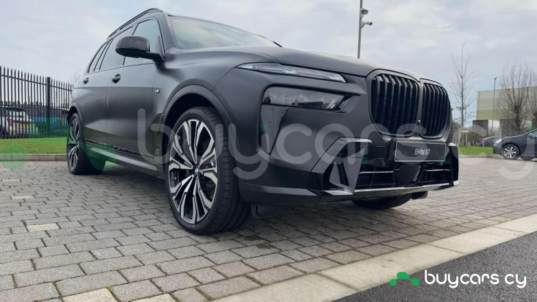 BMW X7 Серый