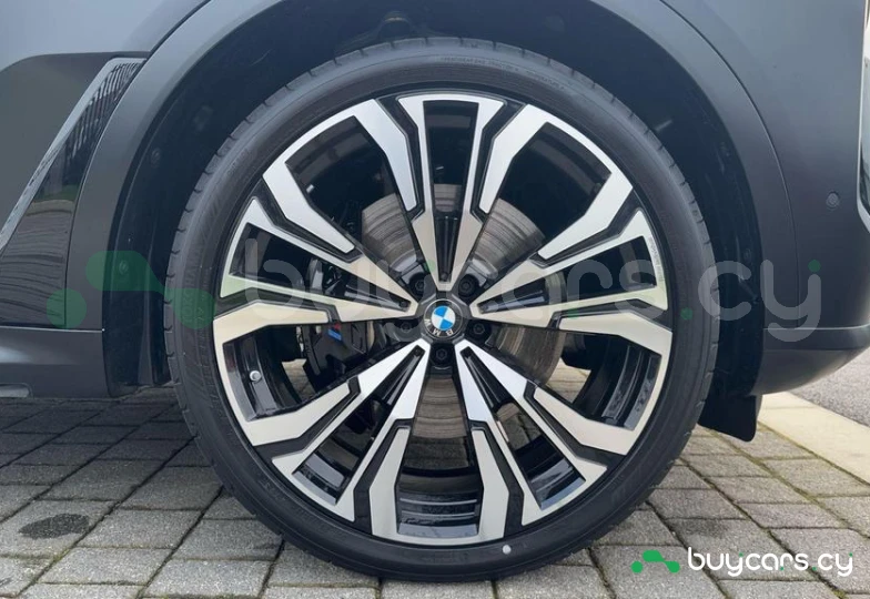 BMW X7 Серый