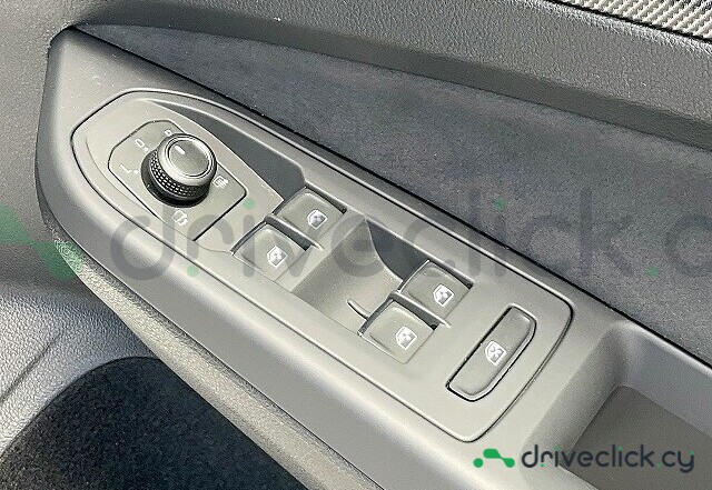 Volkswagen Golf White
