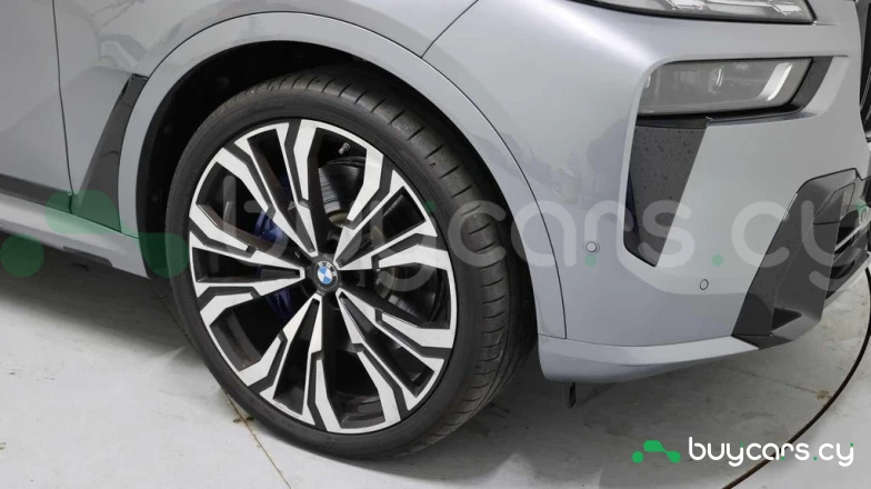BMW X7 Серый