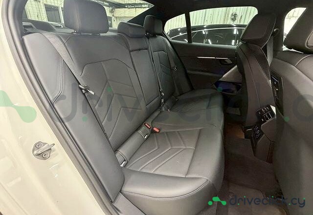 BMW 5 series Белый