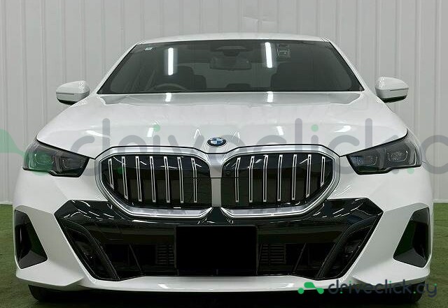 BMW 5 series Белый