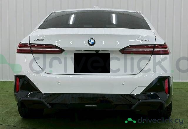 BMW 5 series Белый
