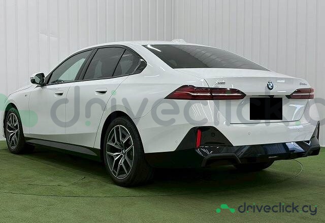 BMW 5 series Белый