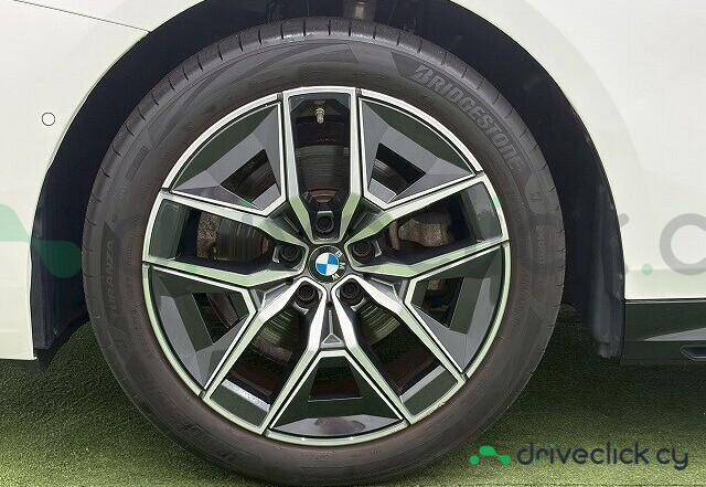 BMW 5 series Белый