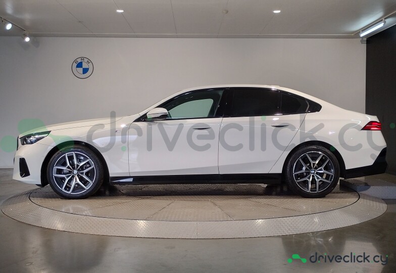 BMW 5 series Белый