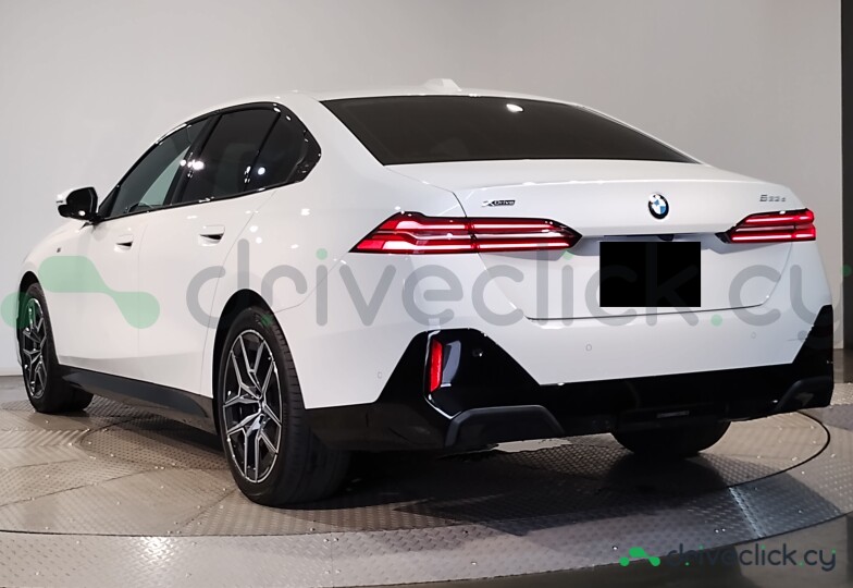 BMW 5 series Белый