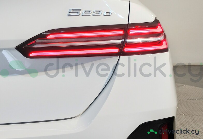 BMW 5 series Белый
