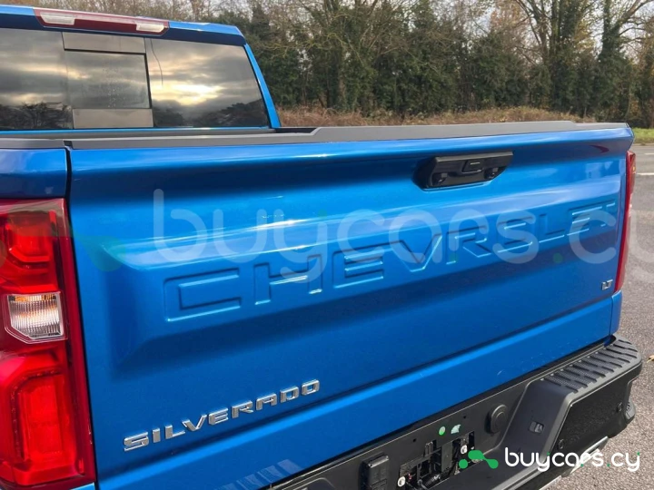 Chevrolet Silverado Blue