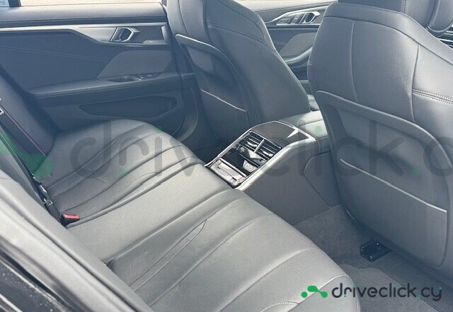 BMW 8 series Черный