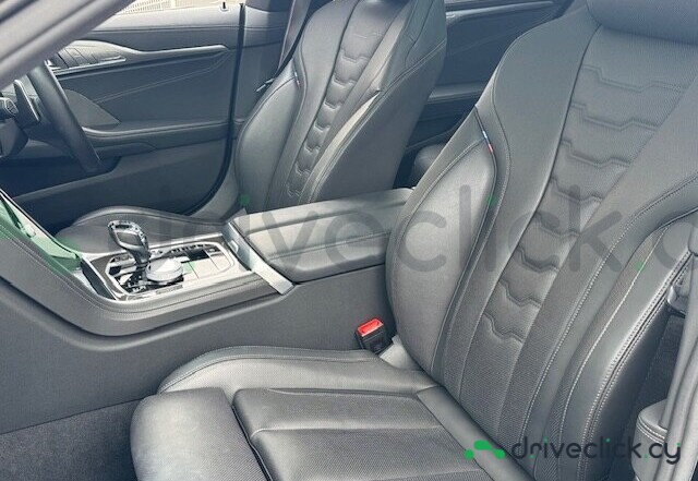 BMW 8 series Черный