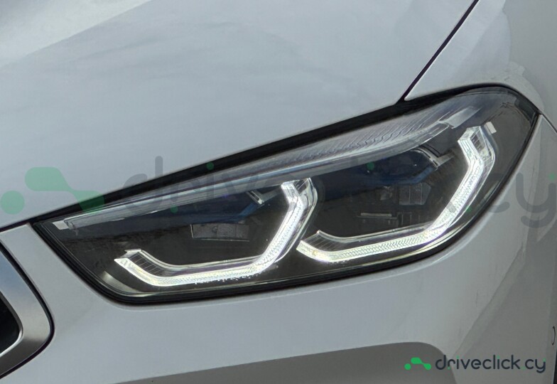 BMW 8 series Белый