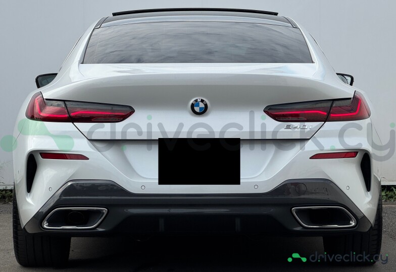 BMW 8 series Белый