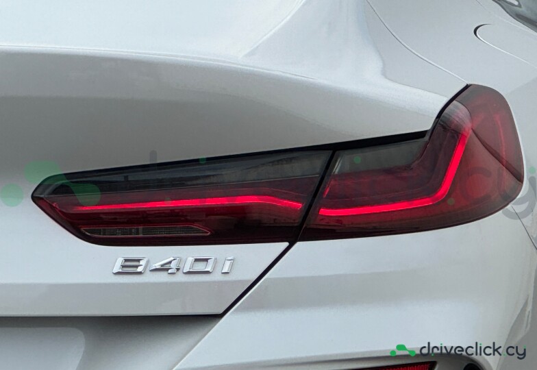 BMW 8 series Белый