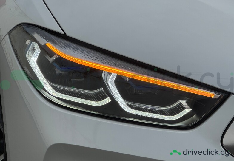 BMW 8 series Белый