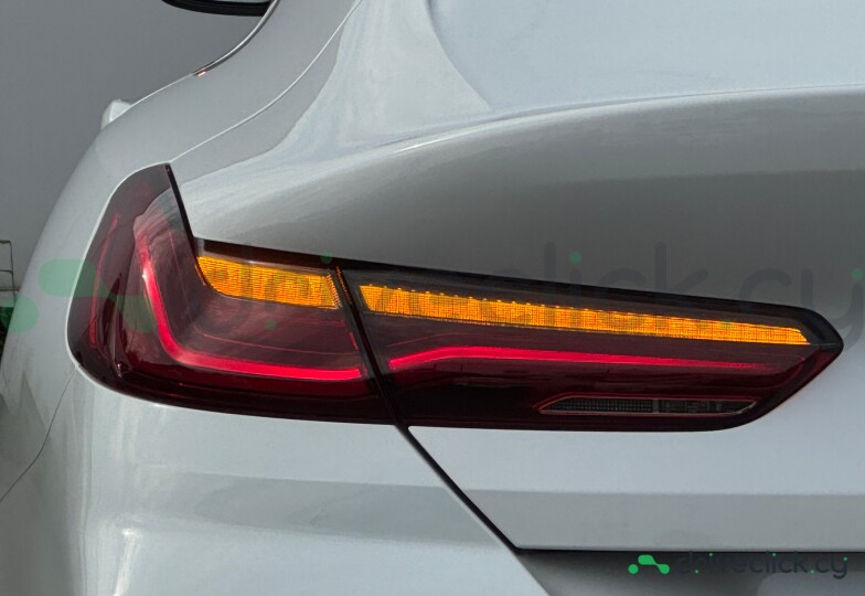 BMW 8 series Белый