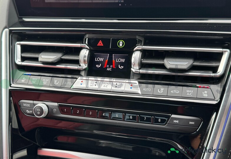 BMW 8 series Белый